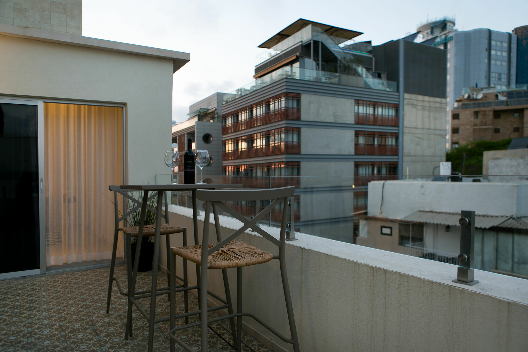 K Suites Tlv By The Beach 特拉维夫 外观 照片